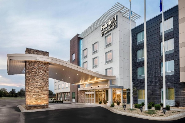 Fairfield Inn & Suites by Marriott Kenosha Pleasant Prairie image 1